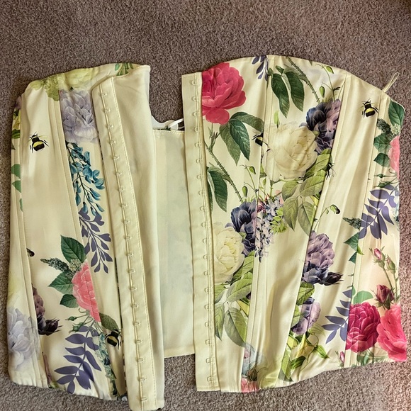 NWT Cream Floral Bridgerton Corset- Primark - Picture 3 of 4